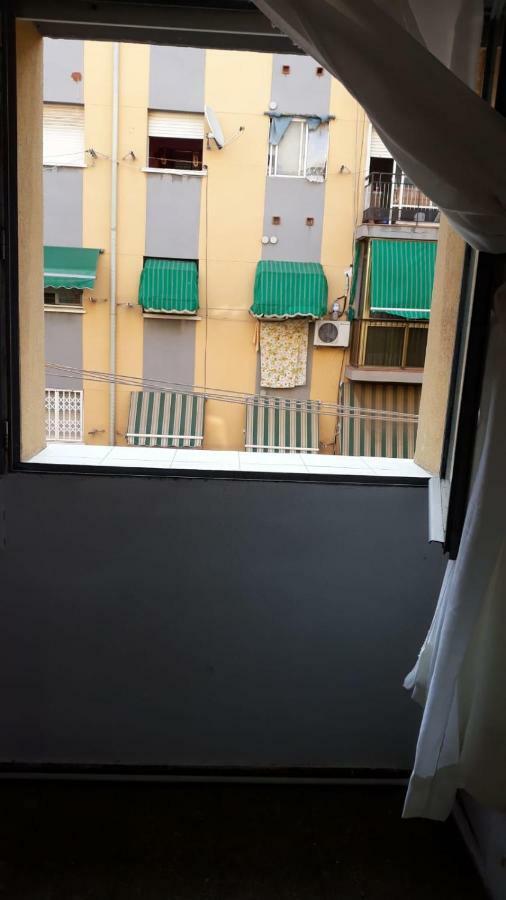 Room In Apartment Alicante Exterior foto